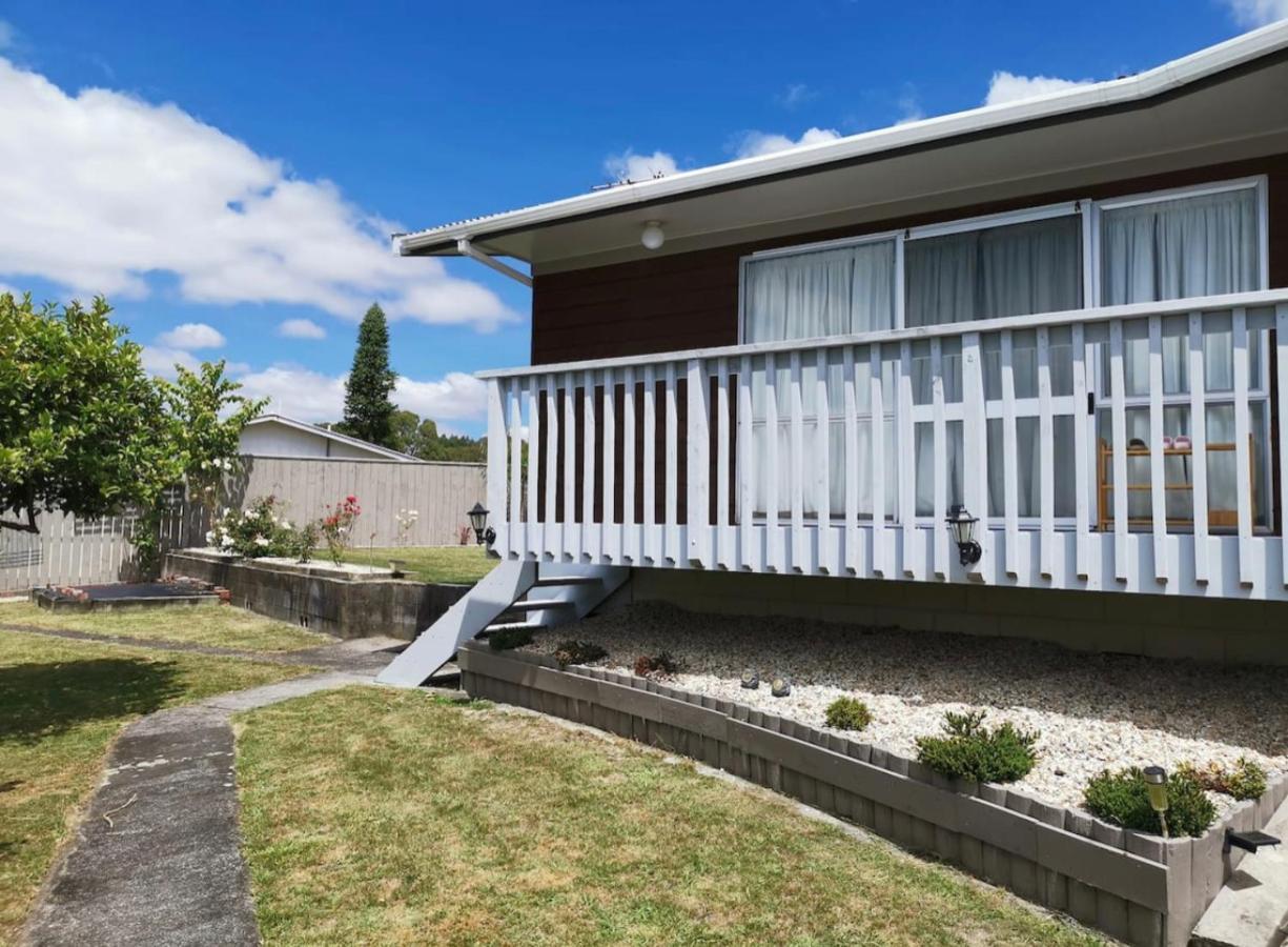 Spacious Utuhina Holiday House Rotorua Bagian luar foto