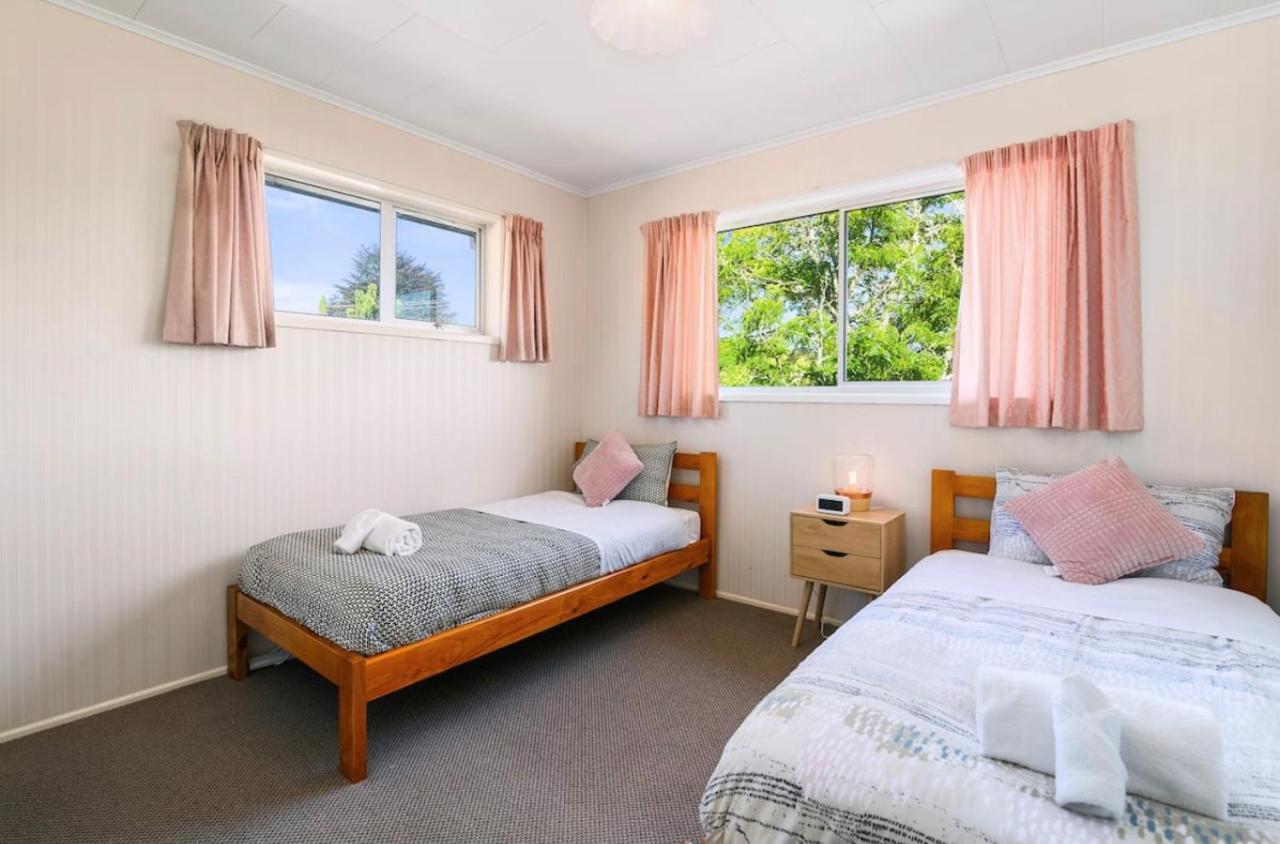 Spacious Utuhina Holiday House Rotorua Bagian luar foto