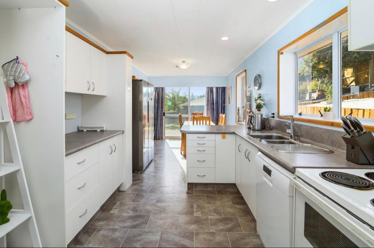 Spacious Utuhina Holiday House Rotorua Bagian luar foto
